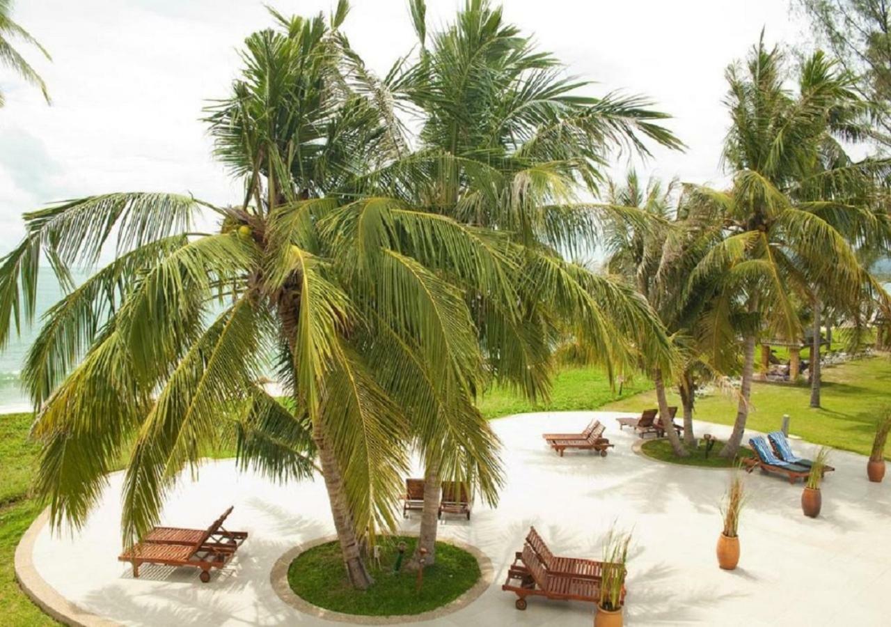 Frangipani Langkawi Resort Pantai Cenang  Exterior photo